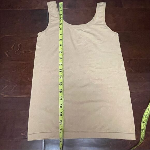 Skinfully Sweet Beige Fitted Stretchy Tank Top Size Medium - Picture 7 of 7